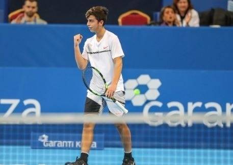 Адриан Андреев записа първа победа над тенисист от топ 100