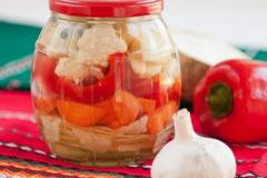 Туршия в трилитров буркан