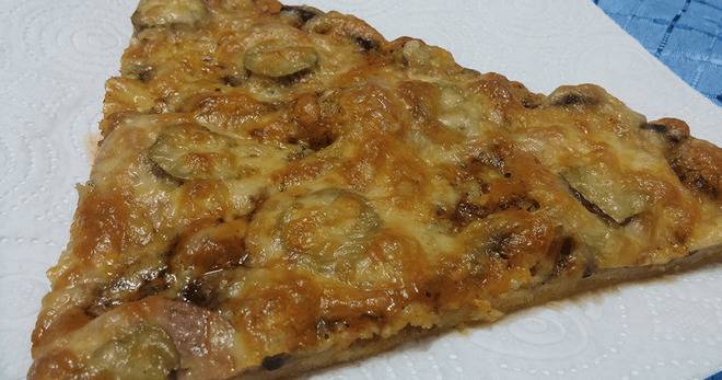 Пица с Колбас и Гъби