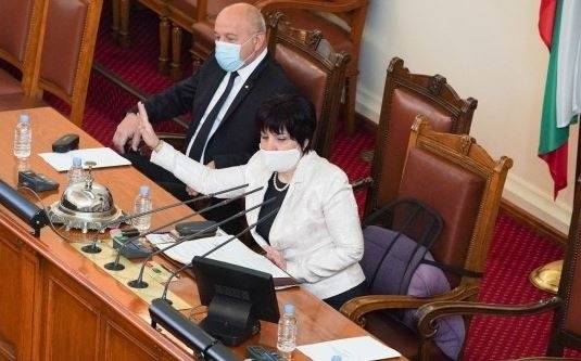 Ограничителните мерки остават в сила до 13 юли