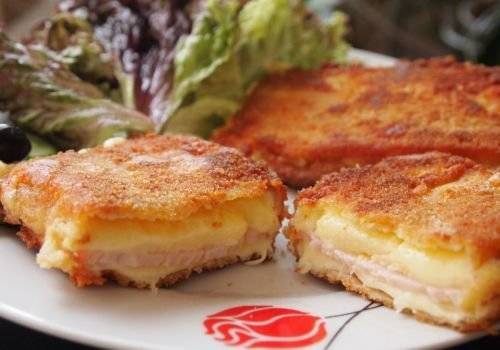 Кашкавал пане с шунка