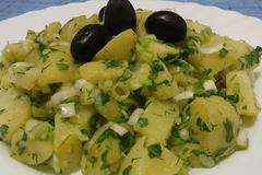 Картофена салата с лук