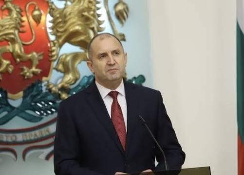 Радев сезира Конституционния съд за текстове от Закона за здравето