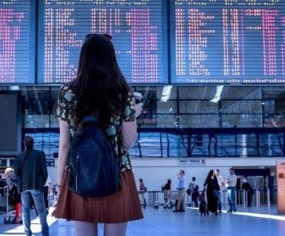 ЕК не подкрепя поставянето на пътуващите между държави от ЕС под карантина