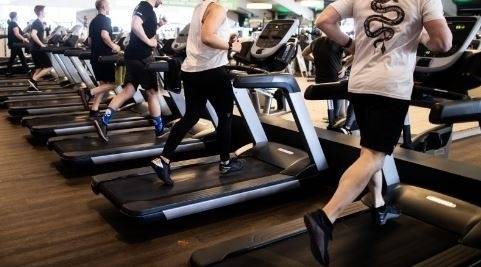 Отварят фитнес залите от понеделник