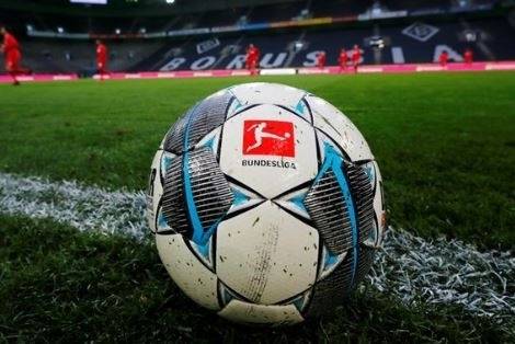 Бундеслигата се завръща днес със сериозни сблъсъци