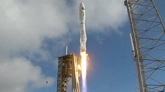 УСПЕХ: Американската совалка на ВВС е в орбита около Земята след безпроблемно изстрелване!