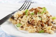 Тиквички с ориз и гъби