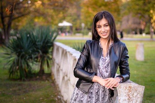 7 трика, с които да се усмихвате естествено на снимки