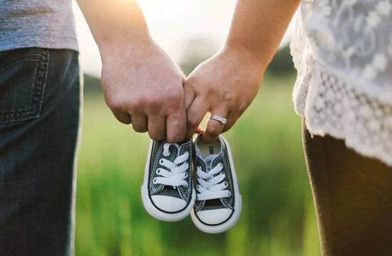 Кога да обуваме малките крачета