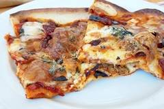 Бърза тънка пица от тесто без мая