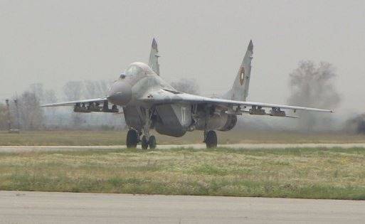 Вдигнаха български изтребители заради руски самолети в Черно море