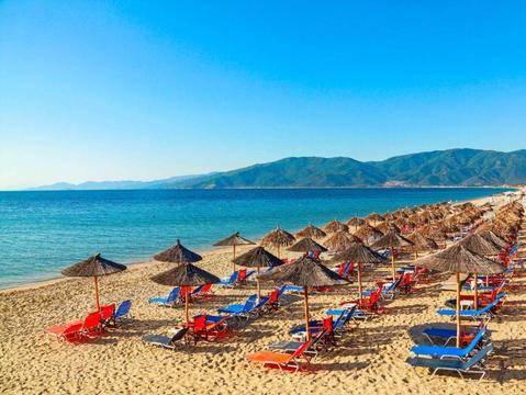 На Плаж в Слънчева Гърция