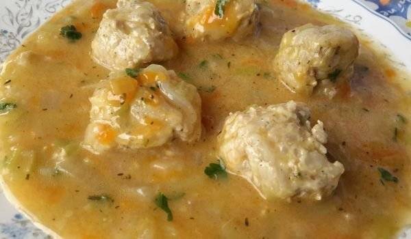 Кюфтета яхния по селски