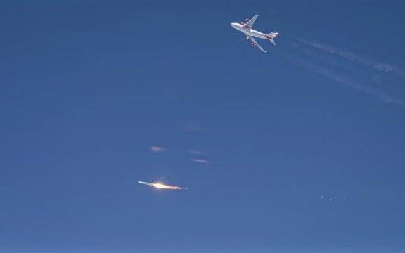 Първото изстрелване на ракетата Лончър Уан е частичен успех