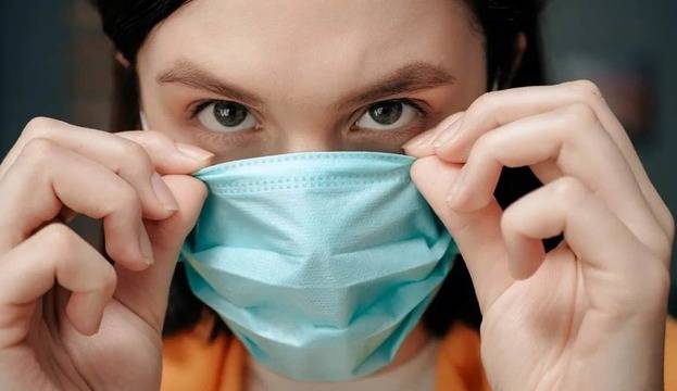 Как да избегнем кожни проблеми породени от носенето на маска за лице?