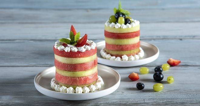 Плодов кейк с диня и пъпеш