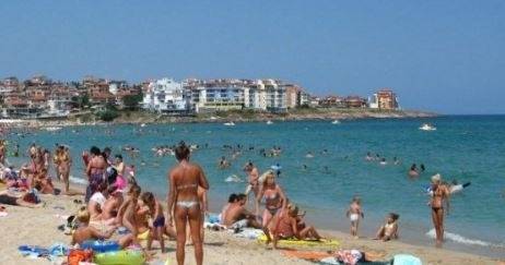Българските туристи не могат да спасят сезона на Черноморието