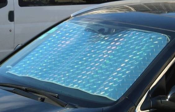 Защо шофьорите все по-често се отказват от сенника за предното стъкло