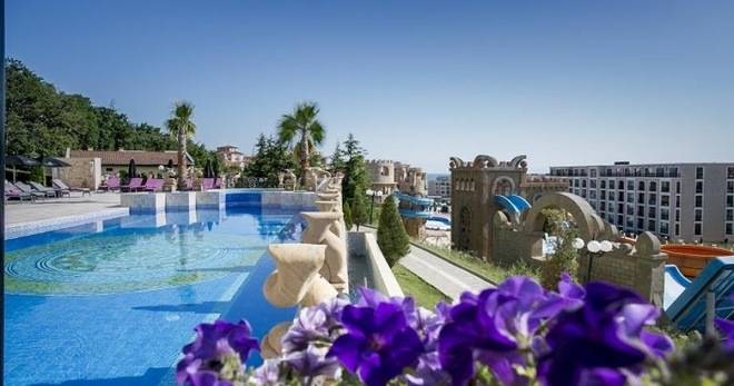 Спечелете 5 дни в 5-звездния Роял Касъл на Елените за цялото семейство