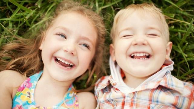 Дървени играчки – безопасни ли са за децата