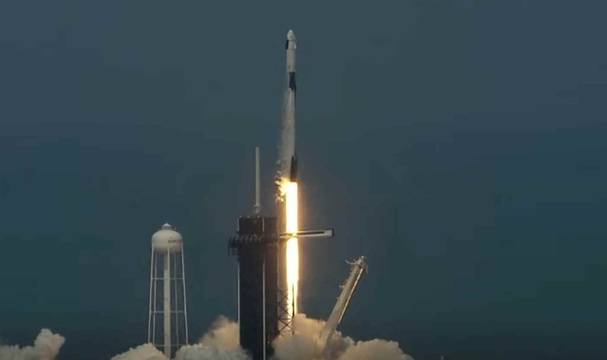 НАСА даде одобрение на СпейсЕкс да изстрелва астронавти с ракети и кораби втора употреба