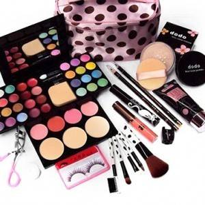 Грим за красиви дами, от Pretty Zone