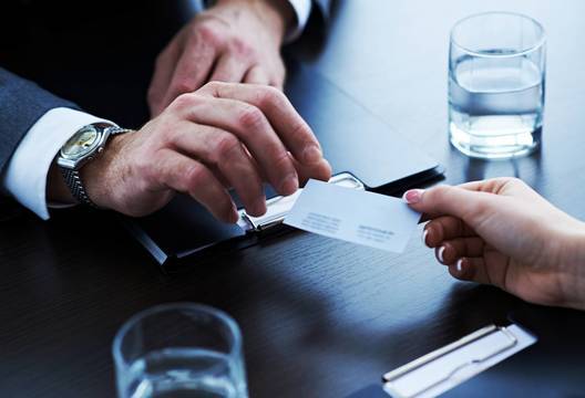 Скъпи ли са услугите на адвокатите