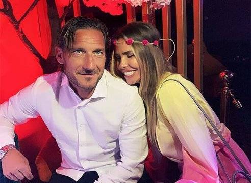 Да бъдеш жената на Тоти е унизително. Но до него ще бледнее и папата