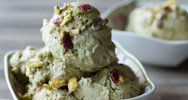 Лесен домашен сладолед с шам-фъстък