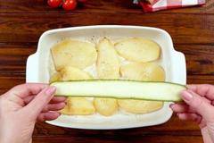 ВЗех няколко картофа, 2 тиквички, малко шунка и още 1-2 неща и спретнах изумително ястие