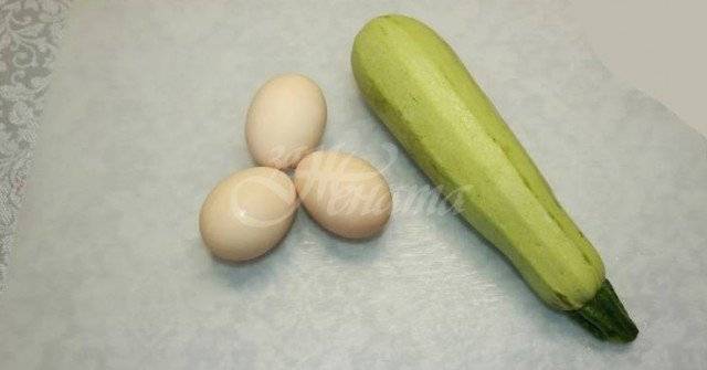 Вземам 1 тиквичка и 3 яйца, и за нула време става вкусотия до шия! Толкова вкусни тиквички не сте опитвали: