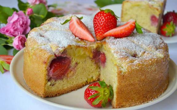 Нов летен кекс, който стана абсолютен хит във всички домакинства