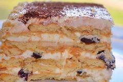 Забърквам я, слагам в хладилника, а докато си изпия кафето, тортичката е готова! Всяка хапка те води право в рая!