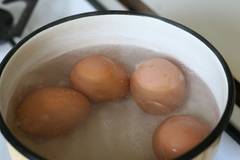 Взех 1 яйце, увих го в кайма и изпържих, ако знаете каква вкусотия стана, направо не е истина