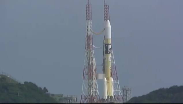 Японската ракета H-IIA бе изведена на стартовата площадка за полет към Марс