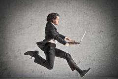 Какво са за нас чифт чехли в гардероба ни