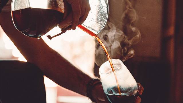 По какво си приличат кафето и виното? Пет факта, които си струва да знаете