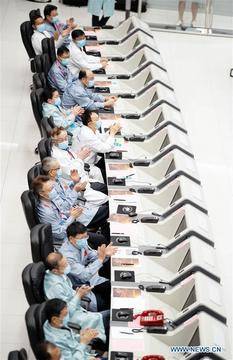 Китайската мисия Тянвън-1 проведе успешно първата си маневра на път към Марс!