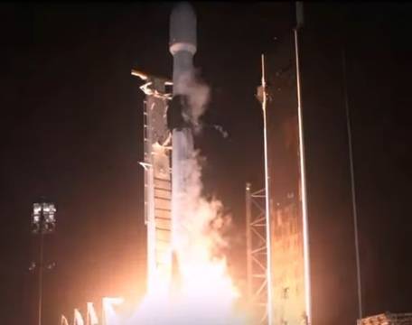 УСПЕХ: СпейсЕкс изстреля ракета Фолкън 9, върна първа степен, в космоса са 2 спътника БлекСкай и 57 Старлинк!