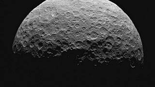 Планетата джудже Церера с огромни, солени, океани под повърхността си