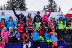 Колоритен снежен фест зарадва близо хиляда деца и родители