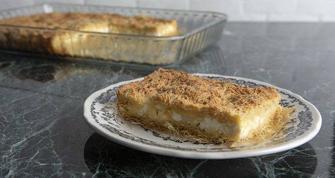 Гръцки десерт с 4 сиренa и кадаиф