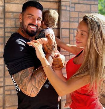 Златка Райкова, Благой Георгиев и Благо-младши с еднакви гривни