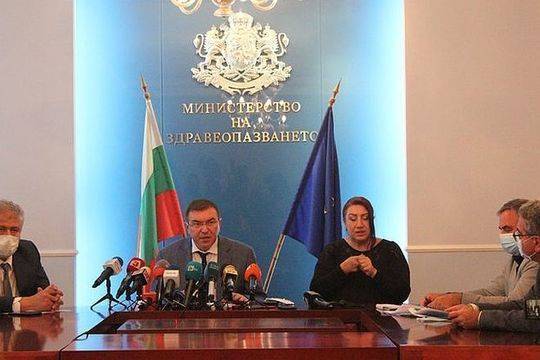 Четири поредни дни с рекорден брой случаи на COVID-19