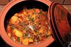 Гювеч със свинско месо