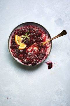 Печен сос от червена боровинка