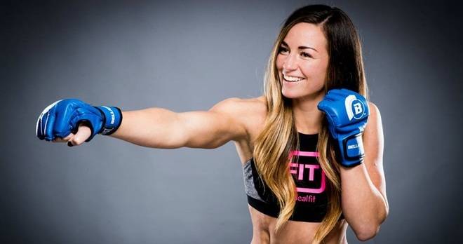 Снимки на ММА състезателката Кайтлин „Катнис“ Нийл