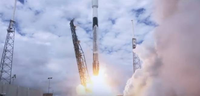 УСПЕХ: Поредните 60 спътника Старлинк са в орбита след съботно изстрелване на ракета Фолкън 9!