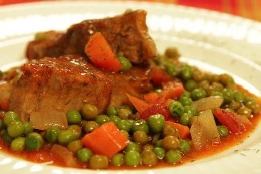 Свинско месо с грах на фурна